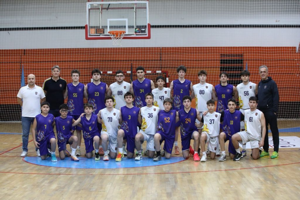 Işık Spor Kulübü U15 Basketbol takımımız Bosna Hersek’ten kupayla döndü